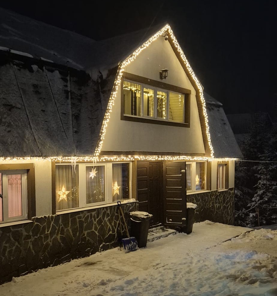 Vedere exterioara cabana Ranca